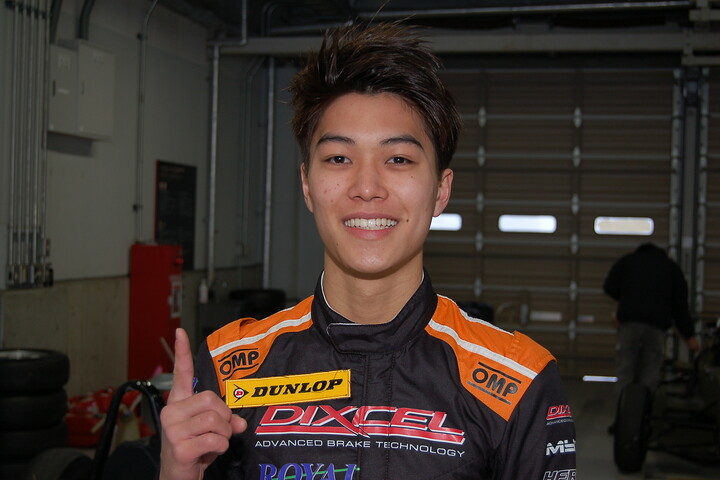 ポールポジションを獲得した冬星（DIXCEL/ROYAL/MYST）