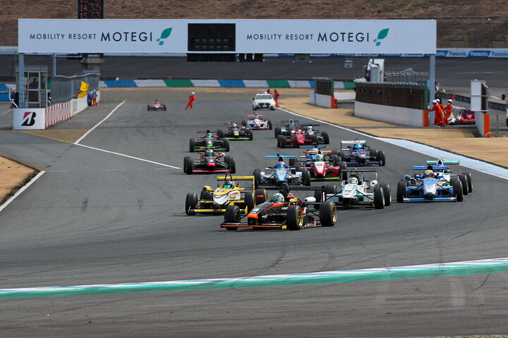 12周の決勝がスタートした