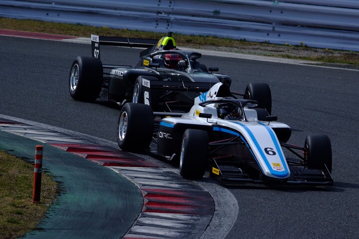 片山義章と小川颯太の3位争い