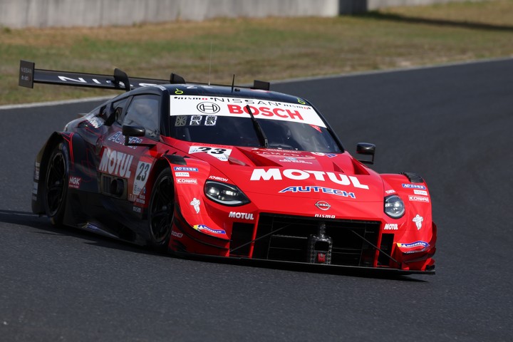 公式練習: GT500クラストップタイムはMOTUL AUTECH Z（松田次生／ロニー・クインタレッリ）