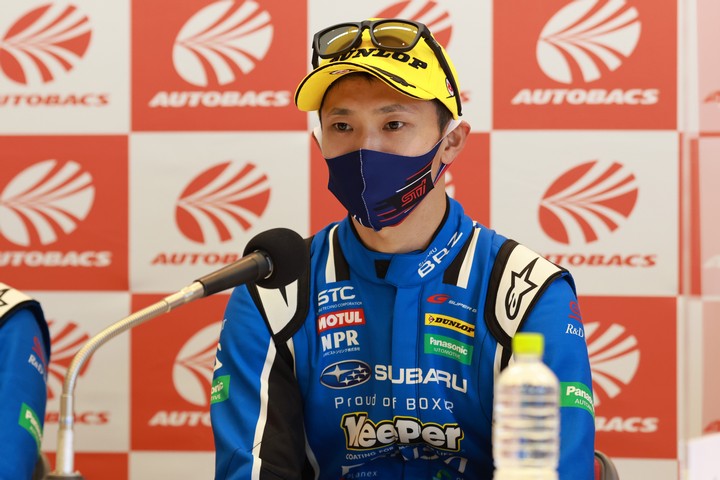 GT300クラスポールポジションの山内英輝（R&D SPORT）