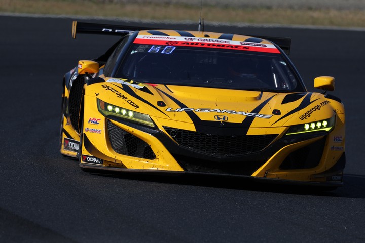 GT300クラス決勝2位はUPGARAGE NSX GT3（小林崇志／太田格之進）