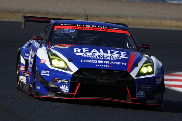 GT300クラス優勝はリアライズ 日産メカニックチャレンジGT-R（藤波清斗／ジョアオ・パオロ・デ・オリベイラ）