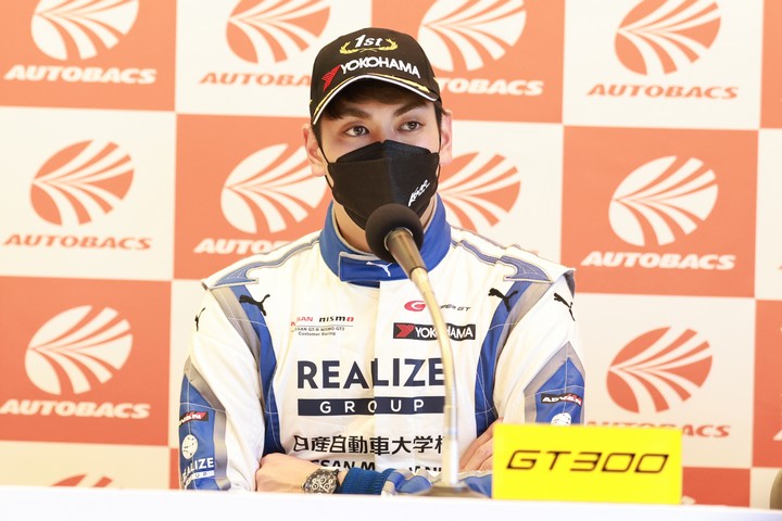 GT300クラスで優勝した藤波清斗（KONDO RACING）