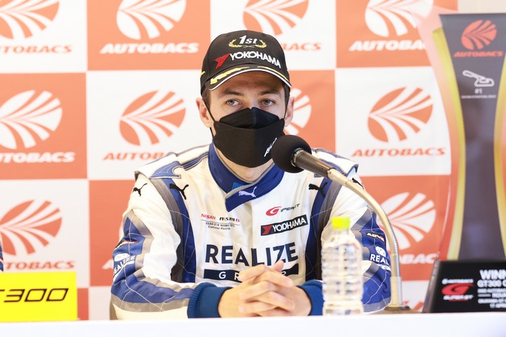 GT300クラスで優勝したジョアオ・パオロ・デ・オリベイラ（KONDO RACING）