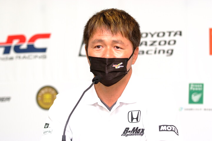 優勝チーム監督記者会見: B-MAX Racing Teamの監督、本山哲氏