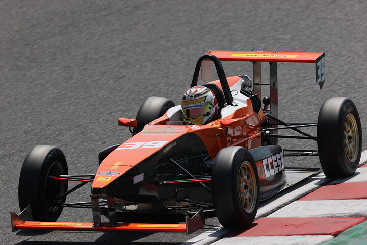 予選3位は居附明利（SAccess Racing Es）