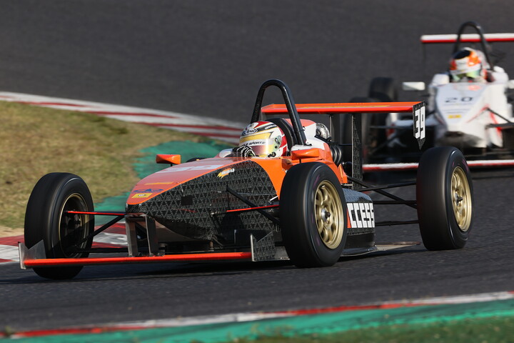 優勝は居附明利（SAccess Racing Es）