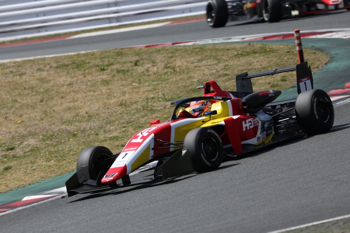 決勝2位は木村偉織（HFDP WITH B-MAX RACING）