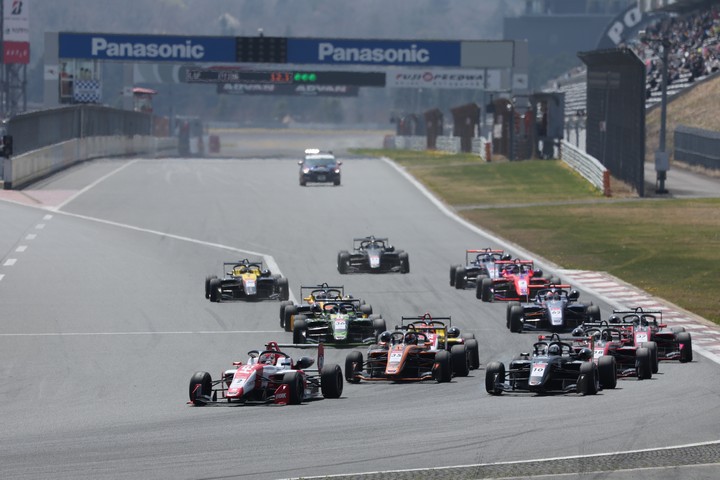 決勝がスタートした