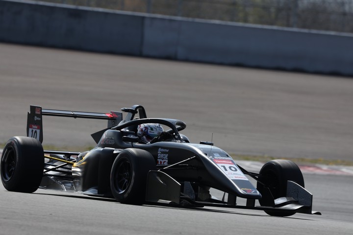 第1戦ポールポジション、第2戦予選3位の川合孝汰（Rn-sports 320）