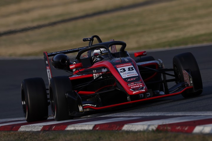 優勝は平良響（Kuo モビリティ中京 TOM'S 320）