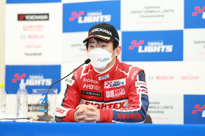 決勝記者会見: 2位の太田格之進（TODA RACING）
