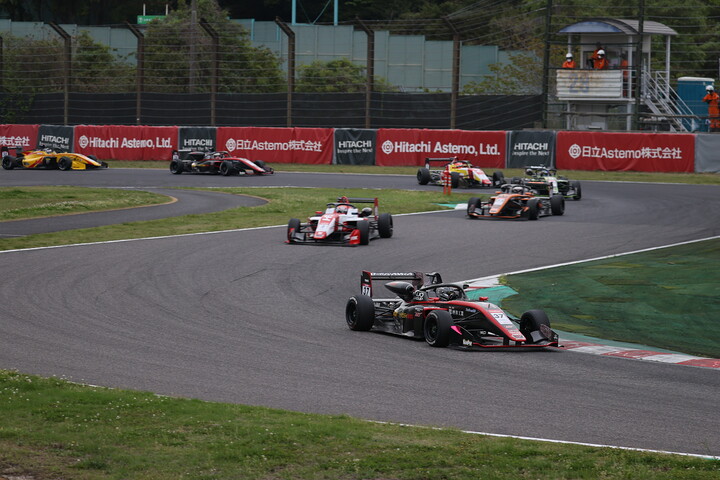 12周の決勝がスタートした