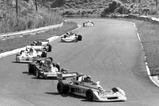 1978年全日本F2鈴鹿グレート20レース: ヘアピンに進入するマシン