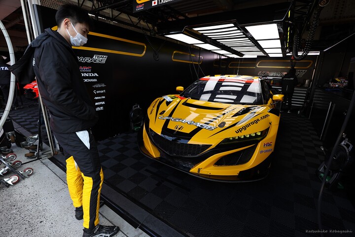 公式練習: 小林崇志（UPGARAGE NSX GT3）