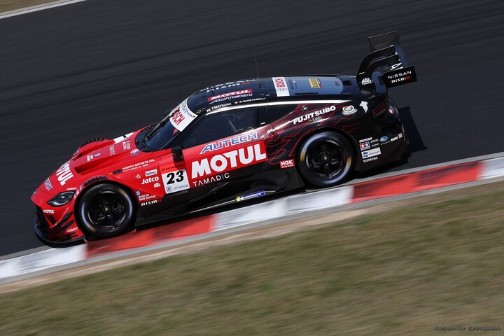 公式練習: MOTUL AUTECH Z（松田次生／ロニー・クインタレッリ）