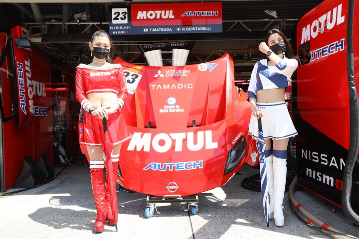 ピットウォーク: レースクイーン