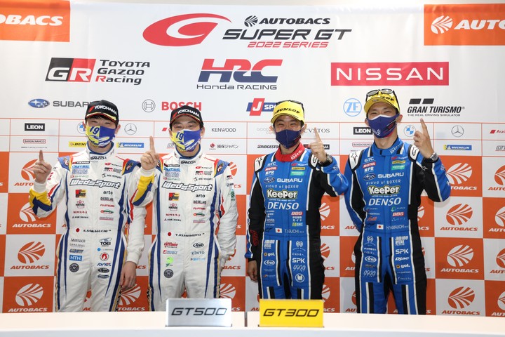 予選記者会見: 両クラスのポールシッター