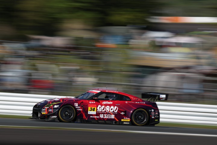 GT300クラス決勝2位はBUSOU raffinee GT-R（柳田真孝／井出有冶）