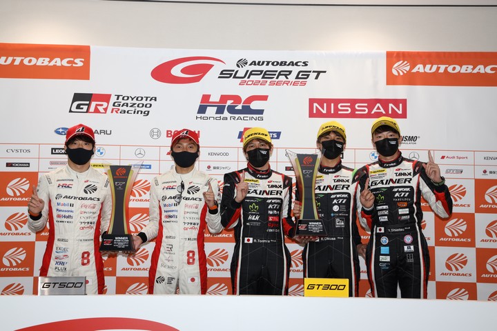 決勝記者会見: 両クラスのウイナー