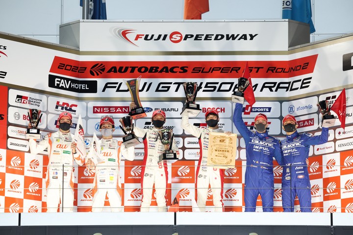 GT500クラスの表彰式