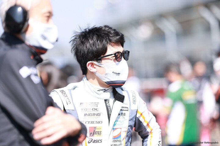 スタート進行: 坪井翔（P.MU/CERUMO･INGING）