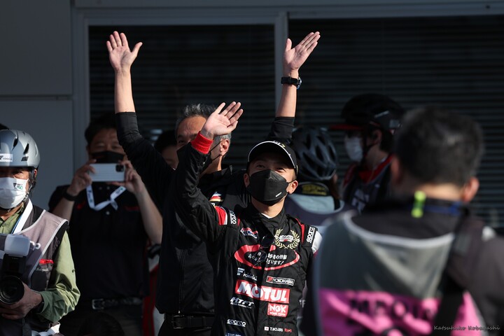 決勝: 優勝した野尻智紀（TEAM MUGEN）