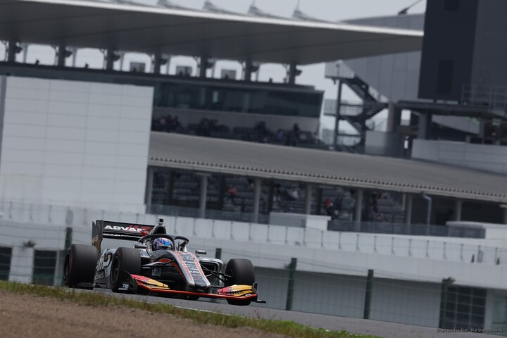 フリー走行: 坪井翔（P.MU/CERUMO･INGING SF19）