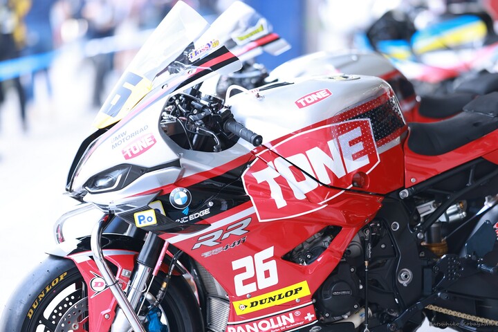 ピットウォーク: 併催レースの2輪マシン