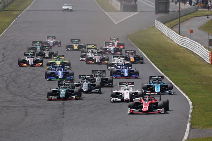 42周の決勝がスタートした