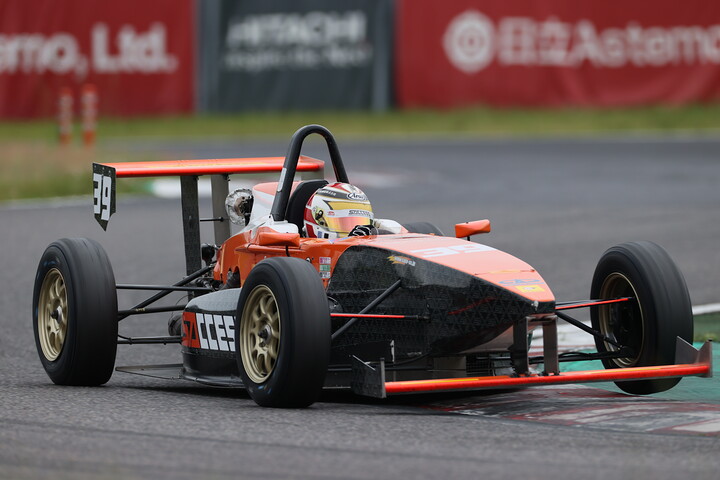 予選2位は居附明利（SAccess Racing Es）