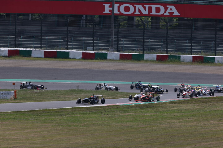 10周の決勝がスタートした