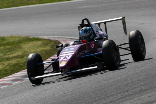 ポールポジションは田上蒼竜(AsカンパニーZAP ED)