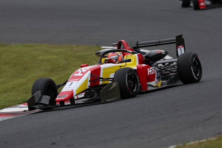 優勝は木村偉織（HFDP WITH B-MAX RACING）