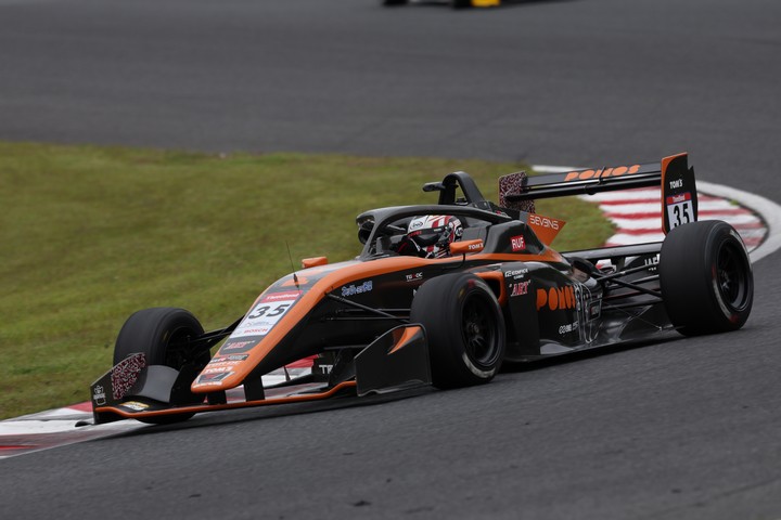 決勝3位は野中誠太（PONOS Racing TOM'S 320）