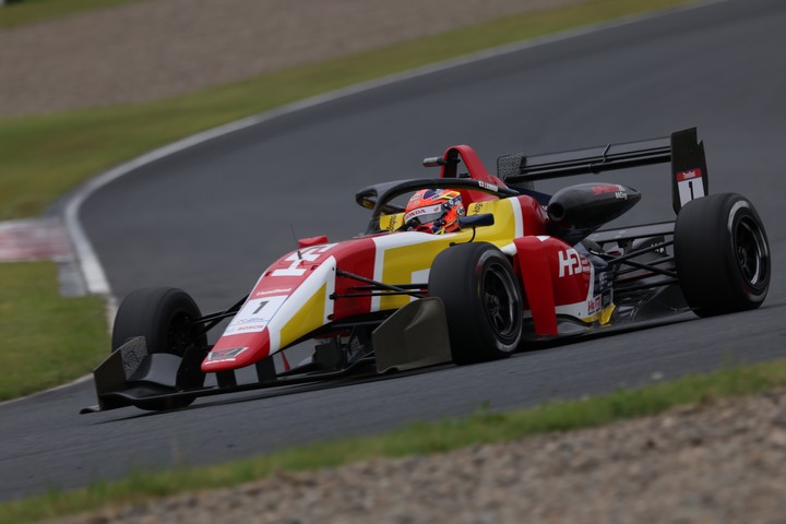 第7戦予選2位、第8戦予選3位の木村偉織（HFDP WITH B-MAX RACING）