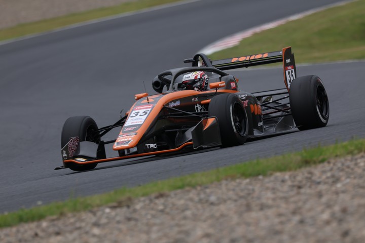 第7戦予選3位、第8戦予選7位の野中誠太（PONOS Racing TOM'S 320）