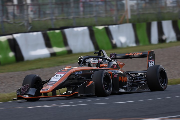 決勝3位は野中誠太（PONOS Racing TOM'S 320）