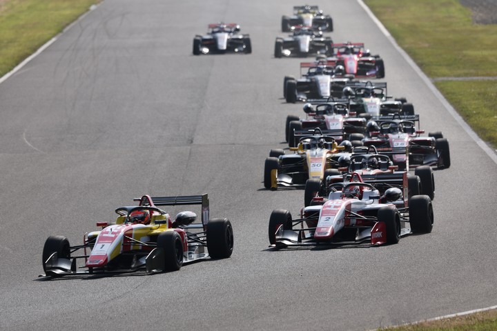 21周の決勝がスタートした