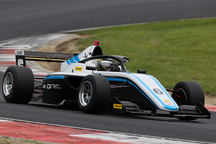 優勝は片山義章（Team LeMans F111/3）