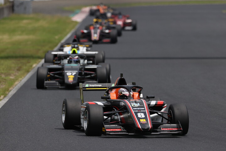 18周の決勝がスタートした