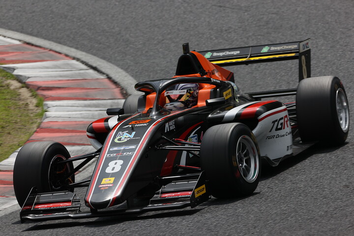 予選2位は小山美姫（TGR-DC F111/3）