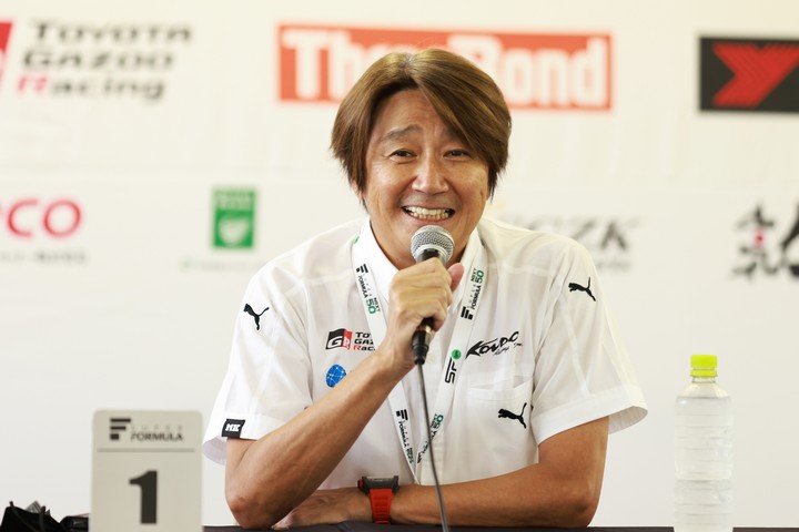 決勝記者会見: 優勝チーム監督の近藤真彦氏