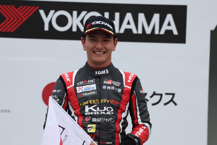 決勝記者会見: 2位の平良響（TOM'S）