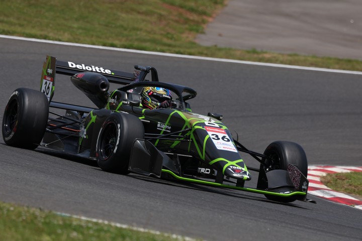 第10戦予選5位、第11戦予選3位の古谷悠河（Deloitte. HTP TOM'S 320）