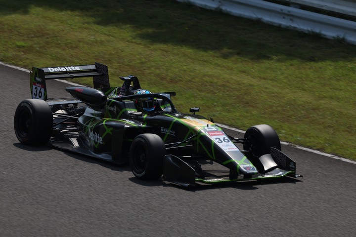 決勝2位は古谷悠河（Deloitte. HTP TOM'S 320）