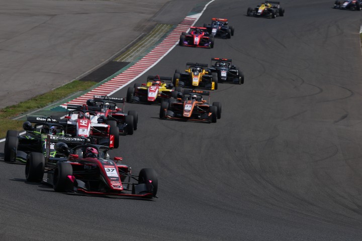 19周の決勝がスタートした