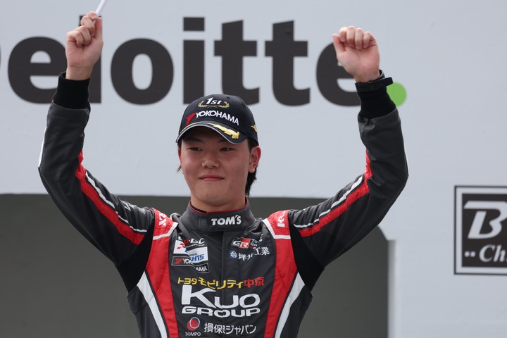 優勝した小高一斗（TOM'S）