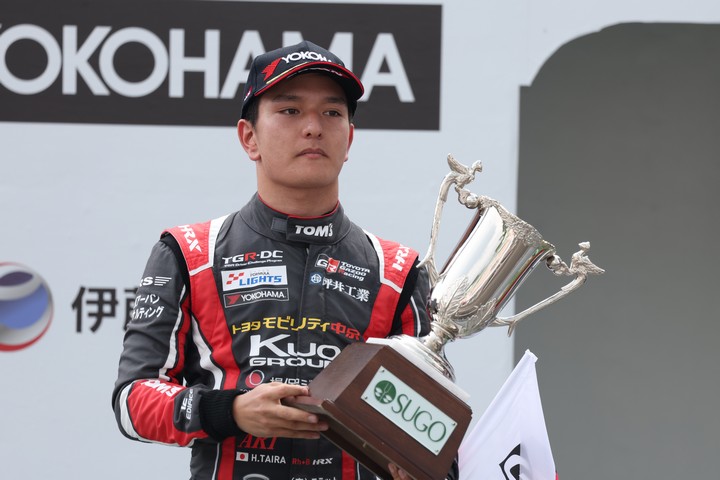 決勝2位の平良響（TOM'S）